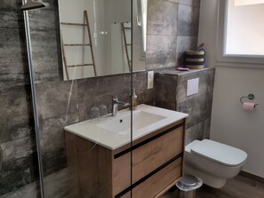 Comfort-Doppelzimmer | Badezimmer