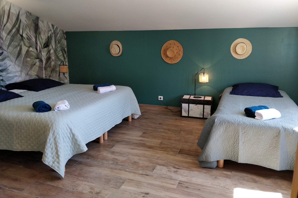 Familien-Dreibettzimmer | Schallisolierte Zimmer, Bügeleisen/Bügelbrett, kostenloses WLAN