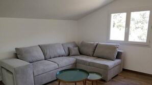 Unclassified image, 5 of 15, button - casa voscia (Casalabriva)