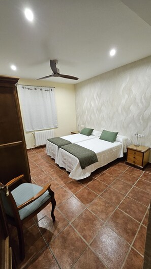 6 soverom, strykejern/-brett, wi-fi (inkludert) og sengetøy