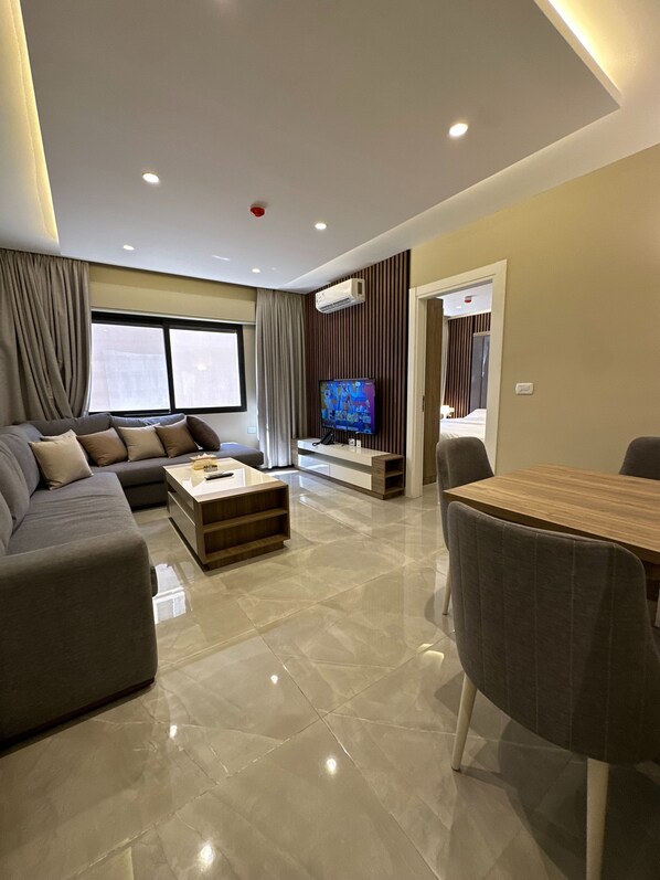 Apartment, 1 Bedroom, Accessible, Smoking | Interior