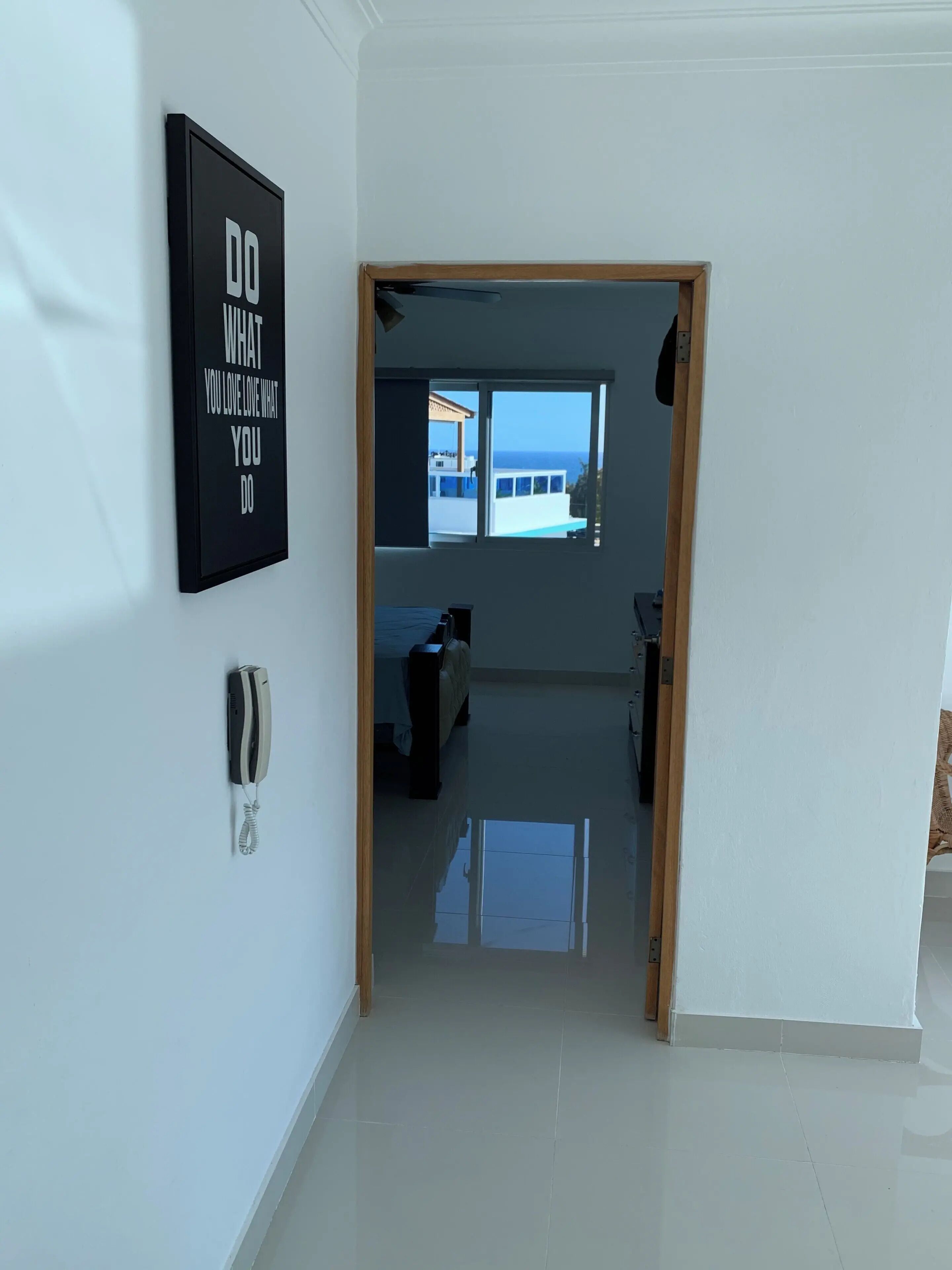 4 habitaciones, tabla de planchar con plancha, wifi y ropa de cama 