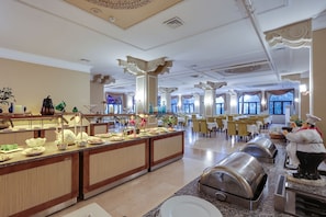 Daily buffet breakfast (TRY 500 per person)