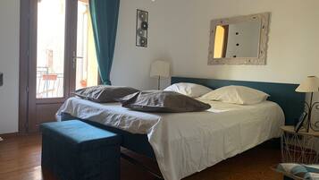 2 chambres, fer et planche à repasser, Wi-Fi, draps fournis