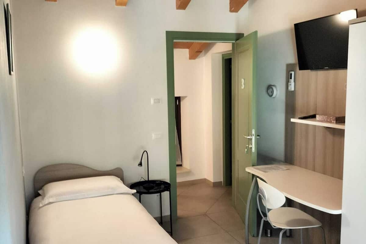 Classic Twin Room, Non Smoking, City View | Free WiFi
