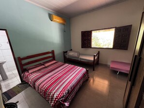 4 bedrooms, iron/ironing board, WiFi, bed sheets - Casa Do Rio - Cozy close to nature. (Cocos)