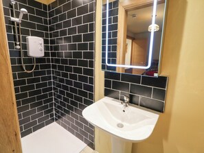 Cottage | Bathroom | Shower - Crea The Mission Hall (Antrim)
