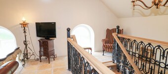 Crea The Mission Hall