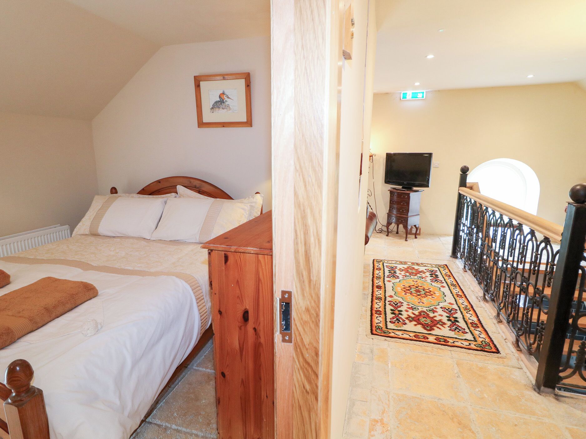 Cottage | 8 bedrooms, individually decorated, individually furnished