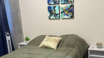 2 slaapkamers, een strijkplank/strijkijzer, wifi, beddengoed