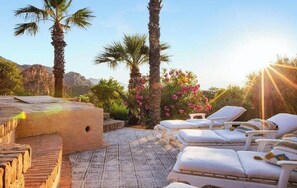 Property grounds - Four-Bedroom Holiday Home (Turre)