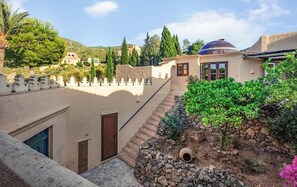 Exterior - Four-Bedroom Holiday Home (Turre)