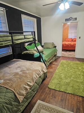 3 bedrooms, WiFi, bed sheets