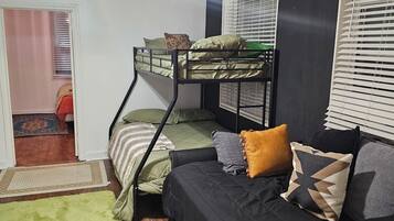 3 bedrooms, WiFi, bed sheets