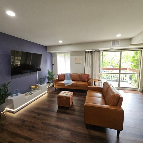 2 Bedroom Condo in Central Columbia