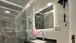 Appartement, 1 chambre, accessible aux personnes à mobilité réduite, fumeur | Salle de bain