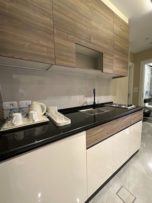 Apartment, 1 Bedroom, Accessible, Smoking | Private kitchen