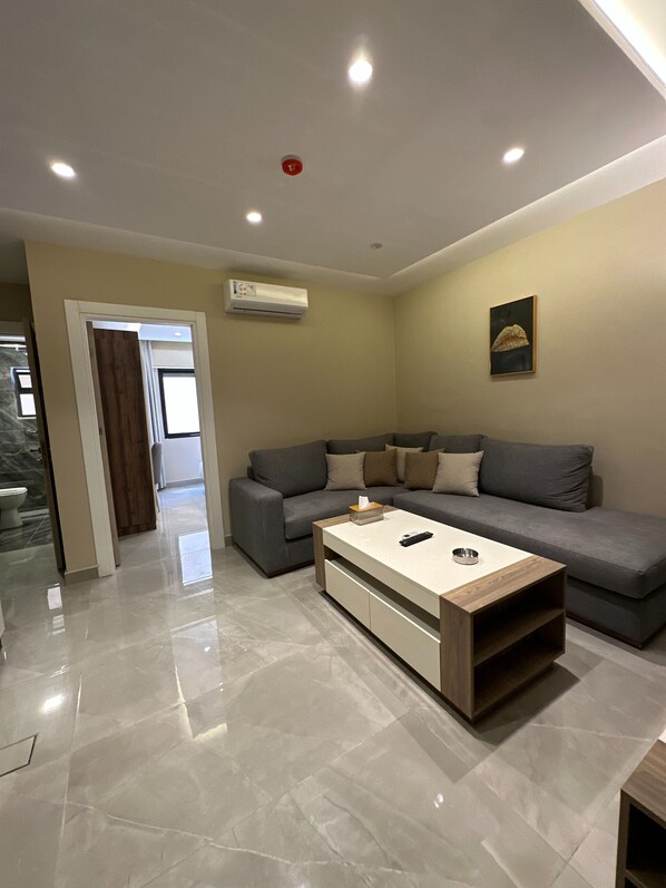Living room - Charming Amman Apartment With Modern Amenitie (Amman)