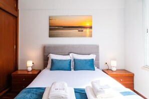 2 dormitorios, tabla de planchar con plancha, Internet y ropa de cama