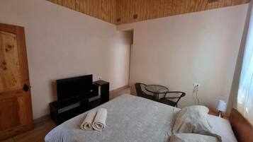 Laptop workspace, free WiFi