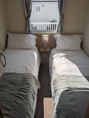 3 chambres, fer et planche à repasser, draps fournis