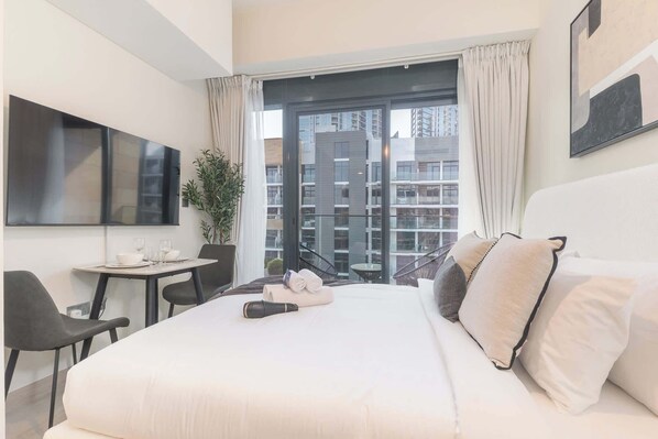 Iron/ironing board, WiFi, bed sheets