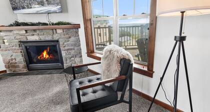 Soaring Eagle Lodge #217 Beautiful upgraded Corner Unit Wraparound Balcony Ski-in/Ski-out Underground parking