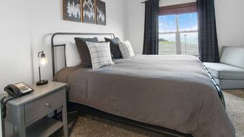 2 bedrooms, iron/ironing board, free WiFi, bed sheets
