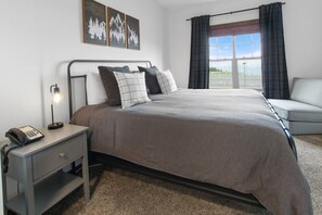 2 bedrooms, iron/ironing board, free WiFi, bed sheets - Soaring Eagle Lodge 217 (Snowshoe)