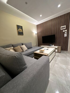 Apartment, 1 Bedroom, Accessible, Smoking | Ruang tamu