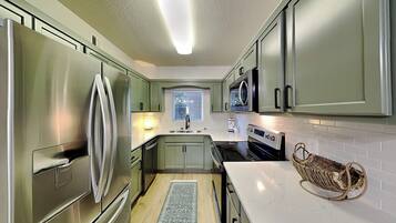 Condo (2 Bedrooms) | Property amenity