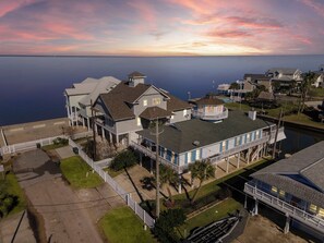 House (5 Bedrooms) | Property amenity - Reelview by Ryson Vacation Rentals (Galveston)