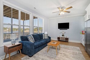 TV connectée, cheminée