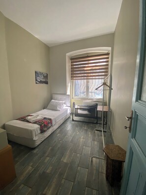 Basic Apartment | Soundproofing, free WiFi