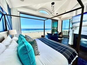 4 室のベッドルーム、デスク、WiFi (無料)、ベッドシーツ