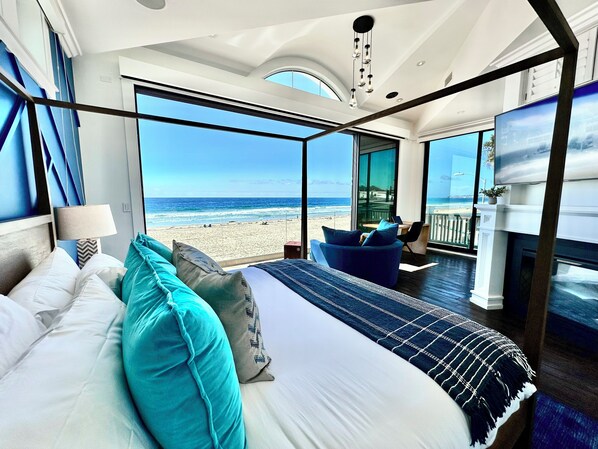 4 bedrooms, desk, free WiFi, bed sheets