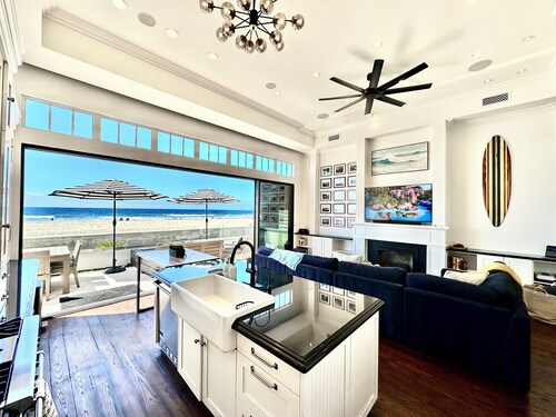 Tides Edge - Luxury Beachfront Residence - Sauna, Rooftop Deck, FIT Club Access