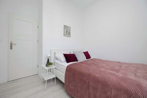 1 slaapkamer, een strijkplank/strijkijzer, reisbedje, wifi