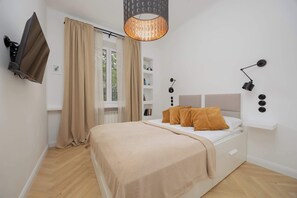 Bügeleisen/Bügelbrett, Reisekinderbett, WLAN, Bettwäsche