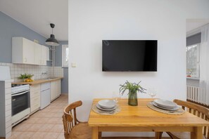 Réfrigérateur, four, plaque de cuisson