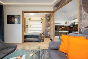 1 slaapkamer, een strijkplank/strijkijzer, wifi, beddengoed