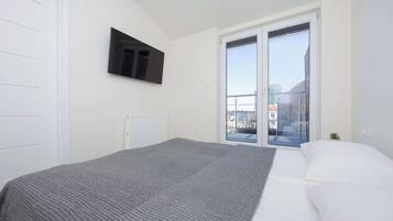 2 bedrooms, iron/ironing board, travel crib, WiFi