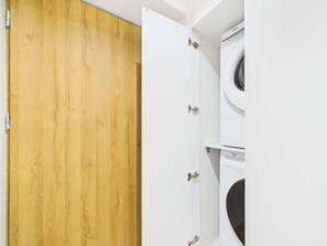 Interior - Dobra 6 | Apartment | A/C | Science Center (Warszawa)