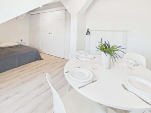 1 bedroom, iron/ironing board, travel cot, WiFi