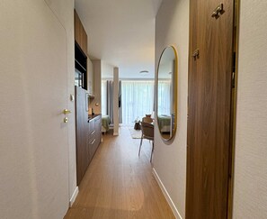 Desk, iron/ironing board, travel cot, WiFi