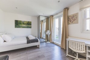 2 Schlafzimmer, Bügeleisen/Bügelbrett, Internetzugang, Bettwäsche