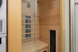Sauna - Modern Apartment | Private Sauna, Parking, Lake (Zegrze)
