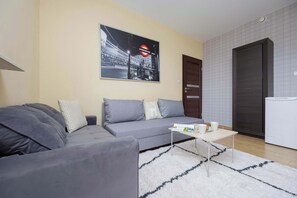 テレビ、書斎 / ワークスペース