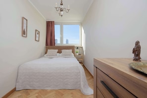 1 chambre, fer et planche à repasser, lit de bébé portatif, Wi-Fi