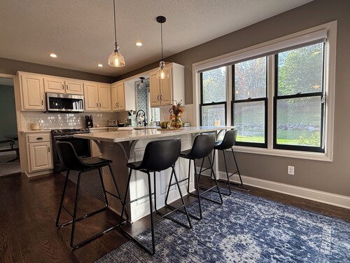 Family Friendly Retreat Minutes from Excelsior, Lake Minnetonka & More